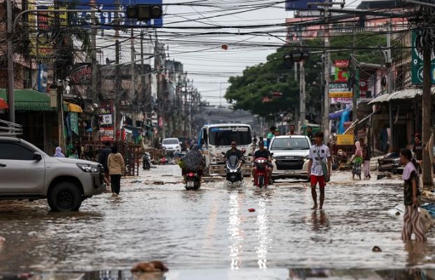 Thai police apologise for AI-modified flood relief image