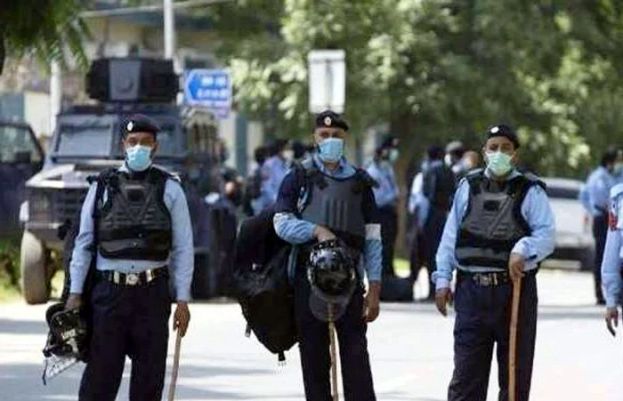 KP Police Issue Warning Over Political Activities Ahead of PTI Islamabad Protest