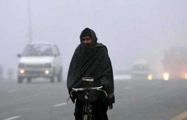 Karachi shivers as temperature drops to 7.4°C after rain