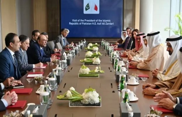 Pakistan’s strategic geographic connectivity complements Bahrain’s financial expertise: President Zardari