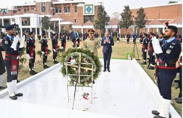 Pak Army will always stand by the brave and proud police of Pakistan: Field Marshal