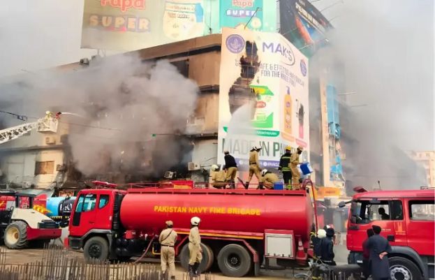 6 people killed, more than 20 injured in fire at Gul Plaza, part of the plaza collapses