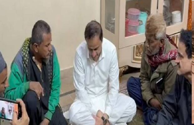 Karachi Mayor visits Gul Plaza victims’ homes, says those responsible will be brought to justice