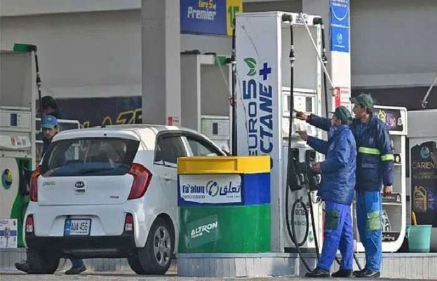Govt to pay around Rs 48bn to OMCs under fuel price differential claims