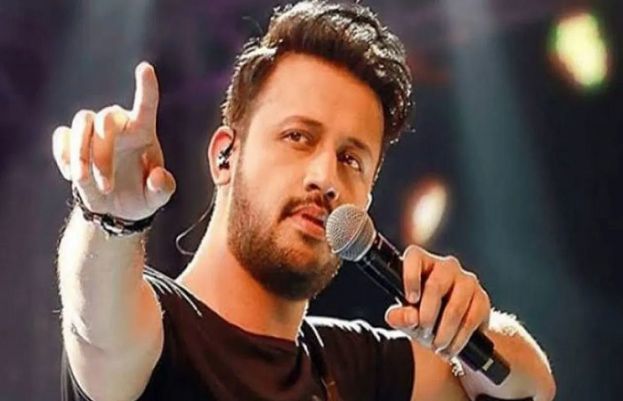 Aima Baig dubs Atif Aslam her ‘Badass Boss’