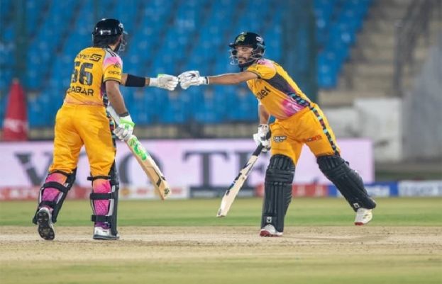 Peshawar Zalmi outclass Quetta Gladiators to extend unbeaten run in PSL 11
