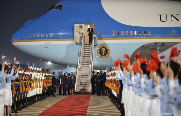 Trump lands in China for Xi summit as Tehran-Washington ceasefire teeters