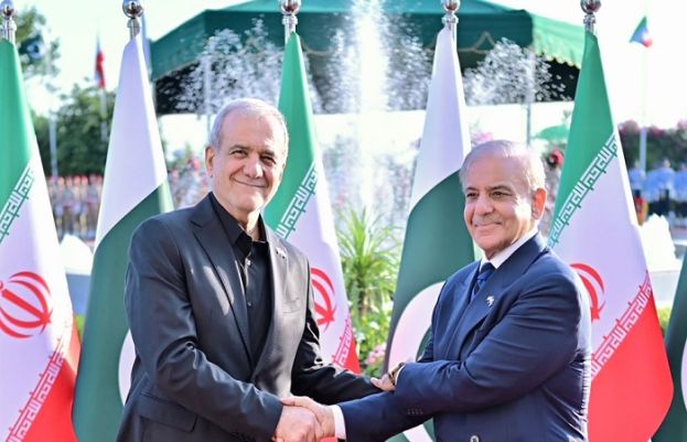 Guard of honour presented to Iranian President at PM’s House