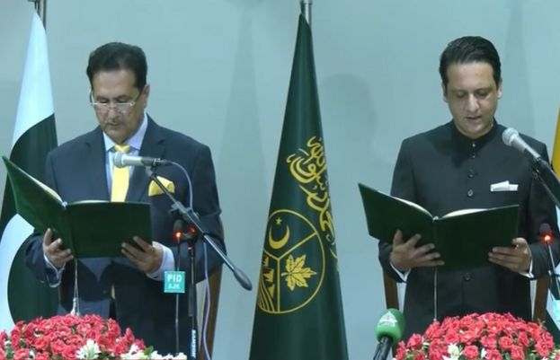 PML-N’s Iftikhar Gilani sworn in as 17th prime minister of AJK