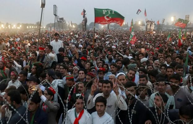 PTI decides to ‘postpone’ Islamabad long march till Oct 5