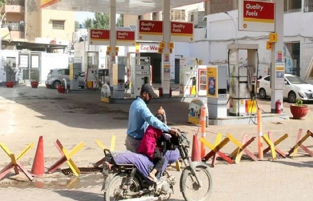 Fuel could hit Rs1,000 per litre if shortage emerges, warns petroleum minister